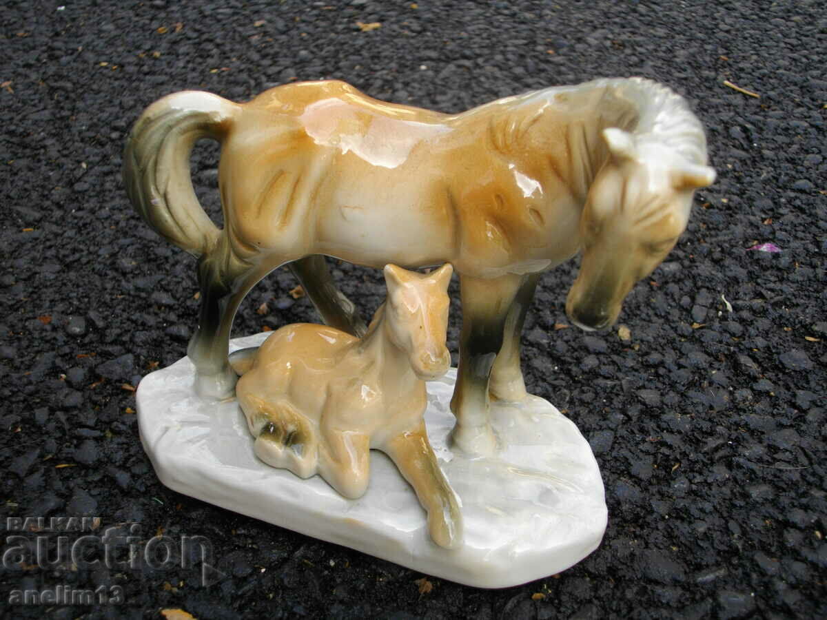 OLD PORCELAIN HORSE WITH HORSE with price 90.00 BGN | € 46.02 OLD PORCELAIN HORSE WITH HORSE with price 90.00 BGN | € 46.02