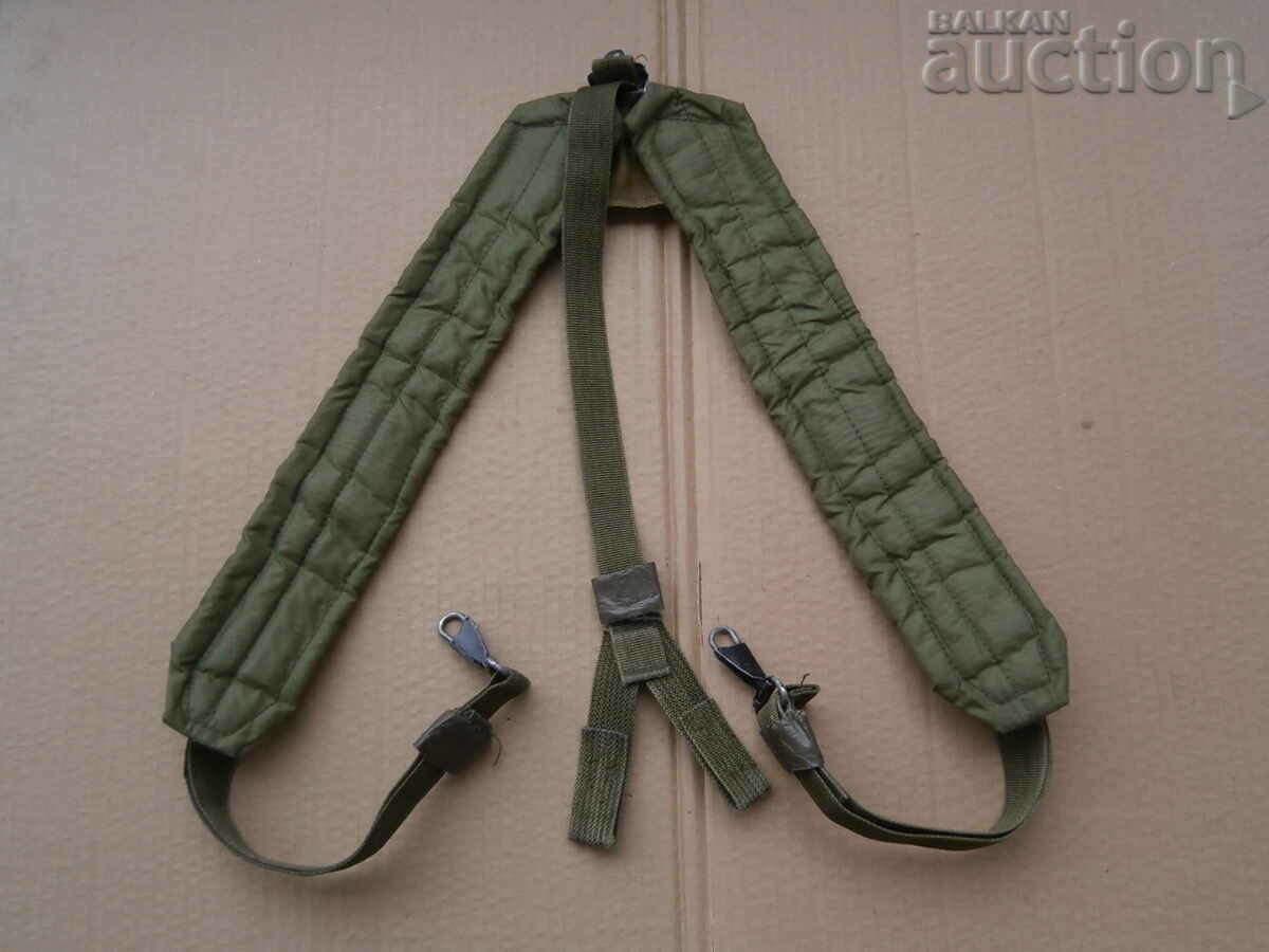 Delivery of tactical shoulder straps with carabiners for pistols