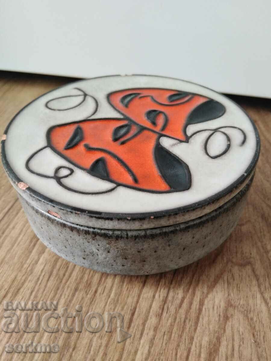 Delivery of Ceramic box Delivery of Ceramic box