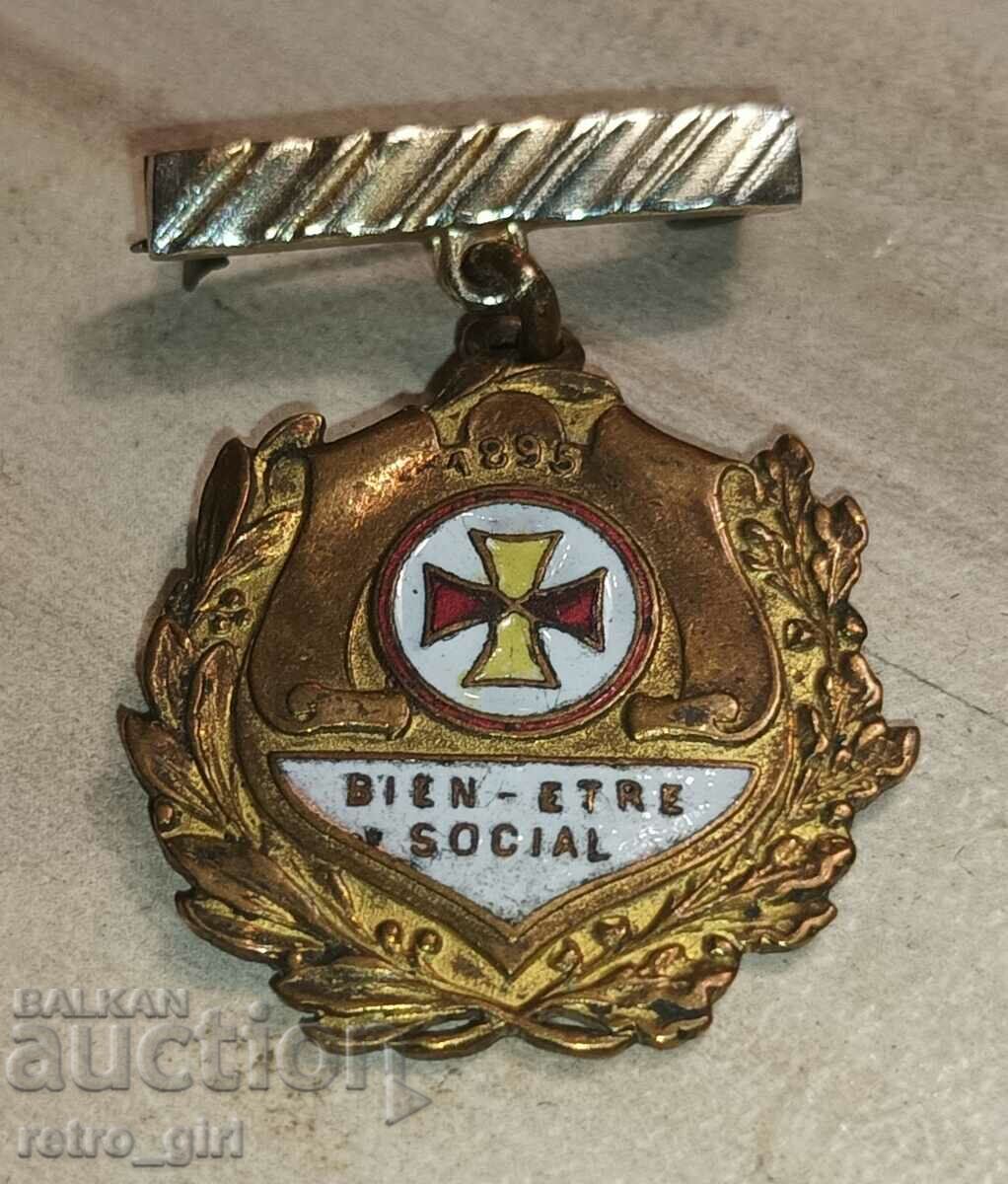 Badge, badge, medal
