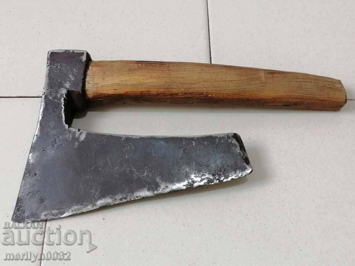 Auction Old ax, crook ax satyr hatchet sap Auction Old ax, crook ax satyr hatchet sap