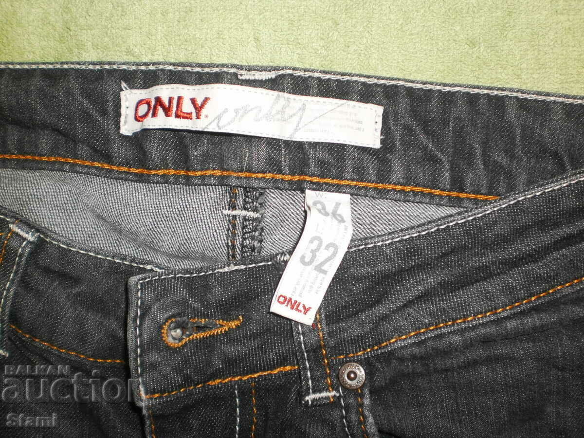Delivery of ONLY women's slim jeans, size 32 Delivery of ONLY women's slim jeans, size 32