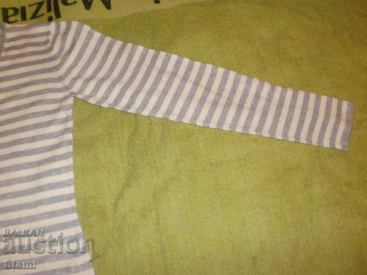 Bluză MARC Lauge Machine Knit cu fermoar, mărimea S cu preț 6.00 BGN | € 3.07 Bluză MARC Lauge Machine Knit cu fermoar, mărimea S cu preț 6.00 BGN | € 3.07