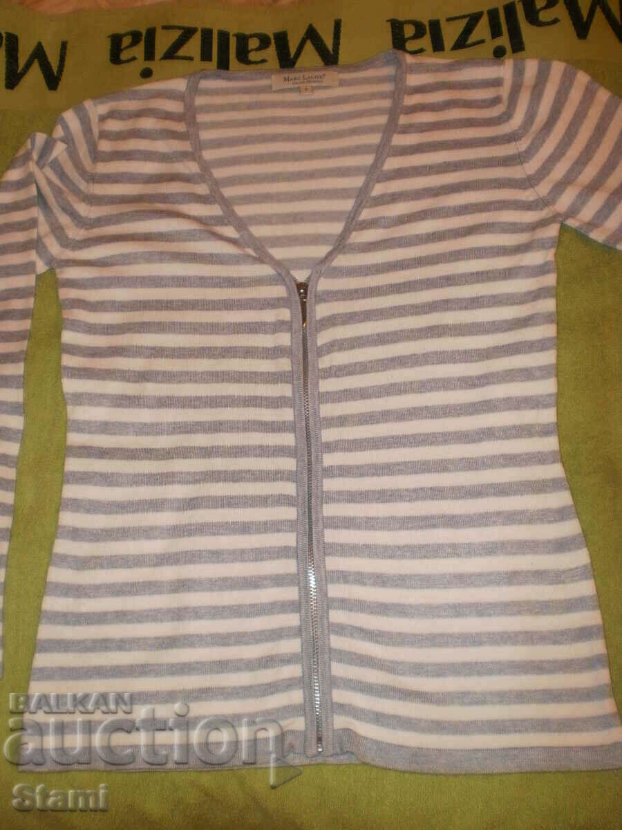 Licitație Bluză MARC Lauge Machine Knit cu fermoar, mărimea S Licitație Bluză MARC Lauge Machine Knit cu fermoar, mărimea S