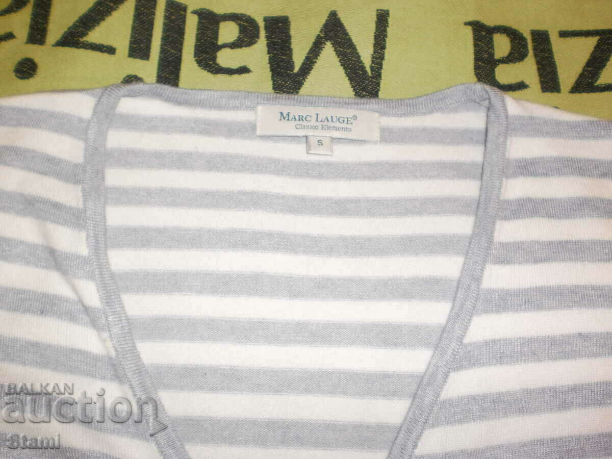Livrarea Bluză MARC Lauge Machine Knit cu fermoar, mărimea S Livrarea Bluză MARC Lauge Machine Knit cu fermoar, mărimea S