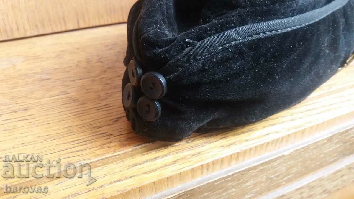 An old hat with price 25.00 BGN | € 12.78
