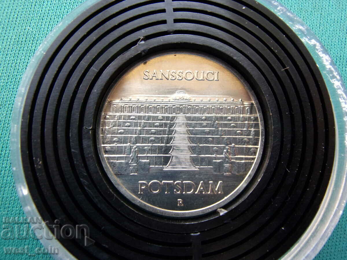 Германия-ГДР-5 марки 1986-Потсдам замъка Сансуси с цена € 5.11 | 9.99 лв. Германия-ГДР-5 марки 1986-Потсдам замъка Сансуси с цена € 5.11 | 9.99 лв.