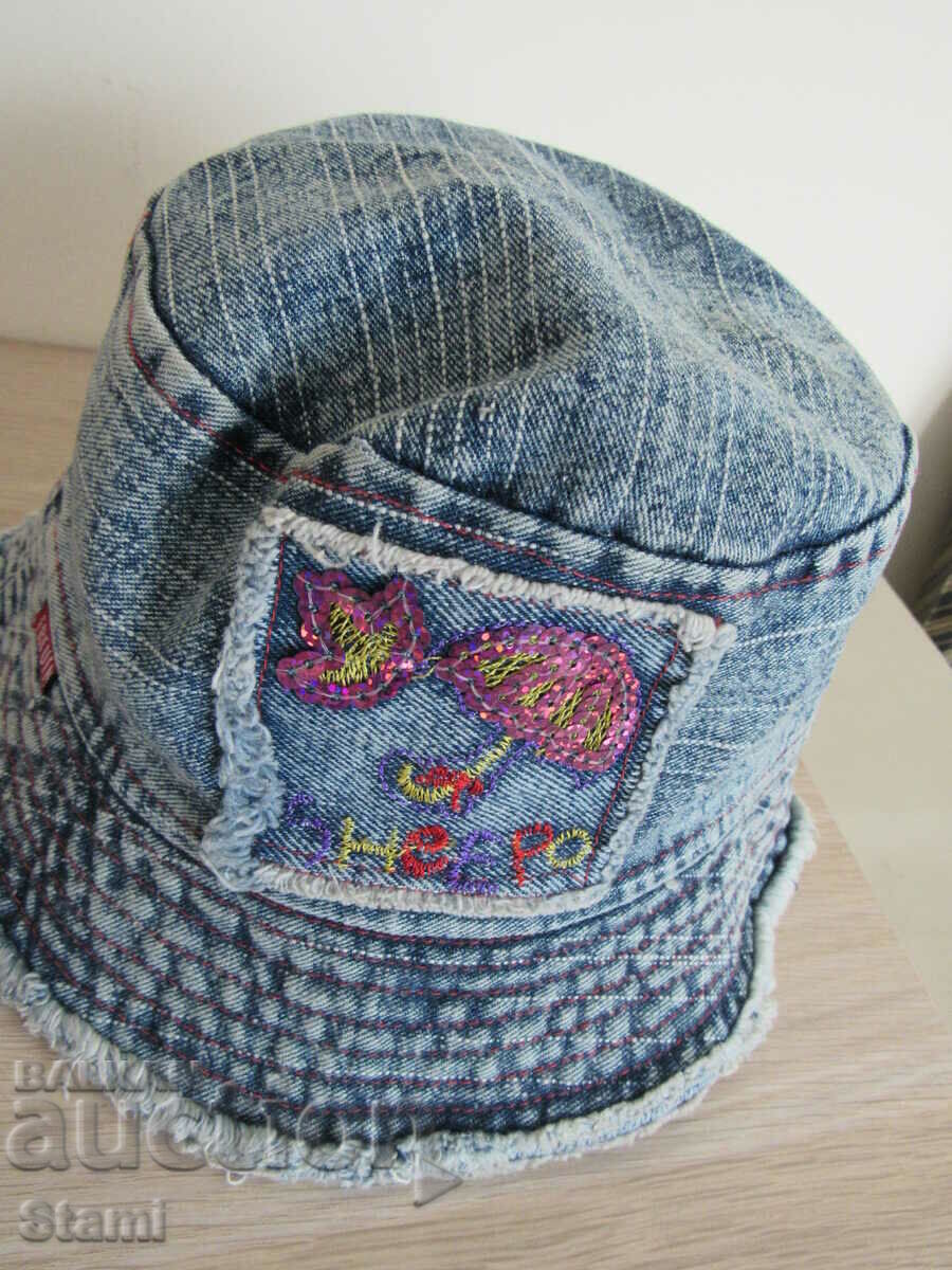 Delivery of Denim hat with brim for girls, new Delivery of Denim hat with brim for girls, new