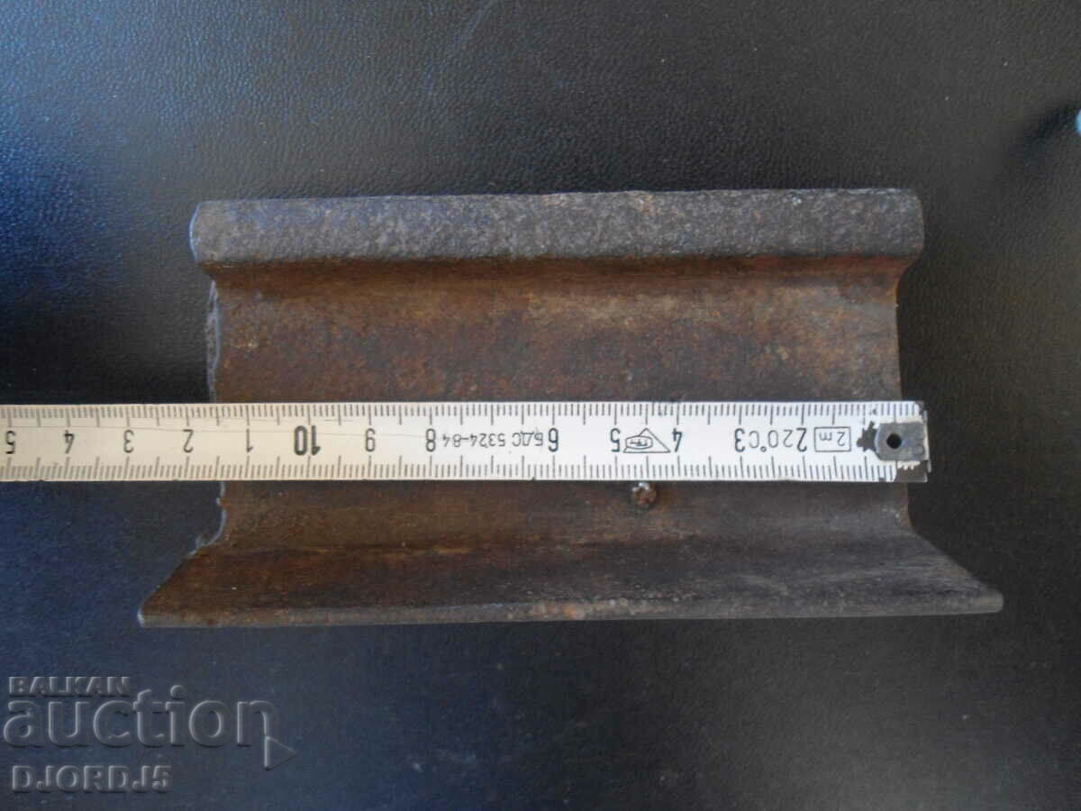 Delivery of Old small anvil, 0.700 kg Delivery of Old small anvil, 0.700 kg