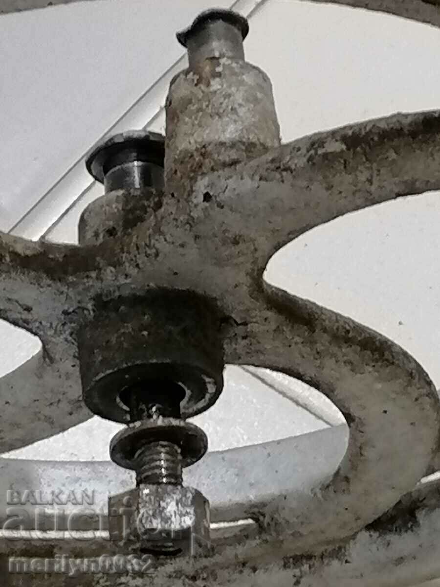 Auction Wheel cast relief cast iron from machine gear wrought iron Auction Wheel cast relief cast iron from machine gear wrought iron