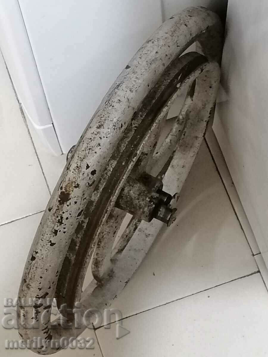 Delivery of Wheel cast relief cast iron from machine gear wrought iron Delivery of Wheel cast relief cast iron from machine gear wrought iron