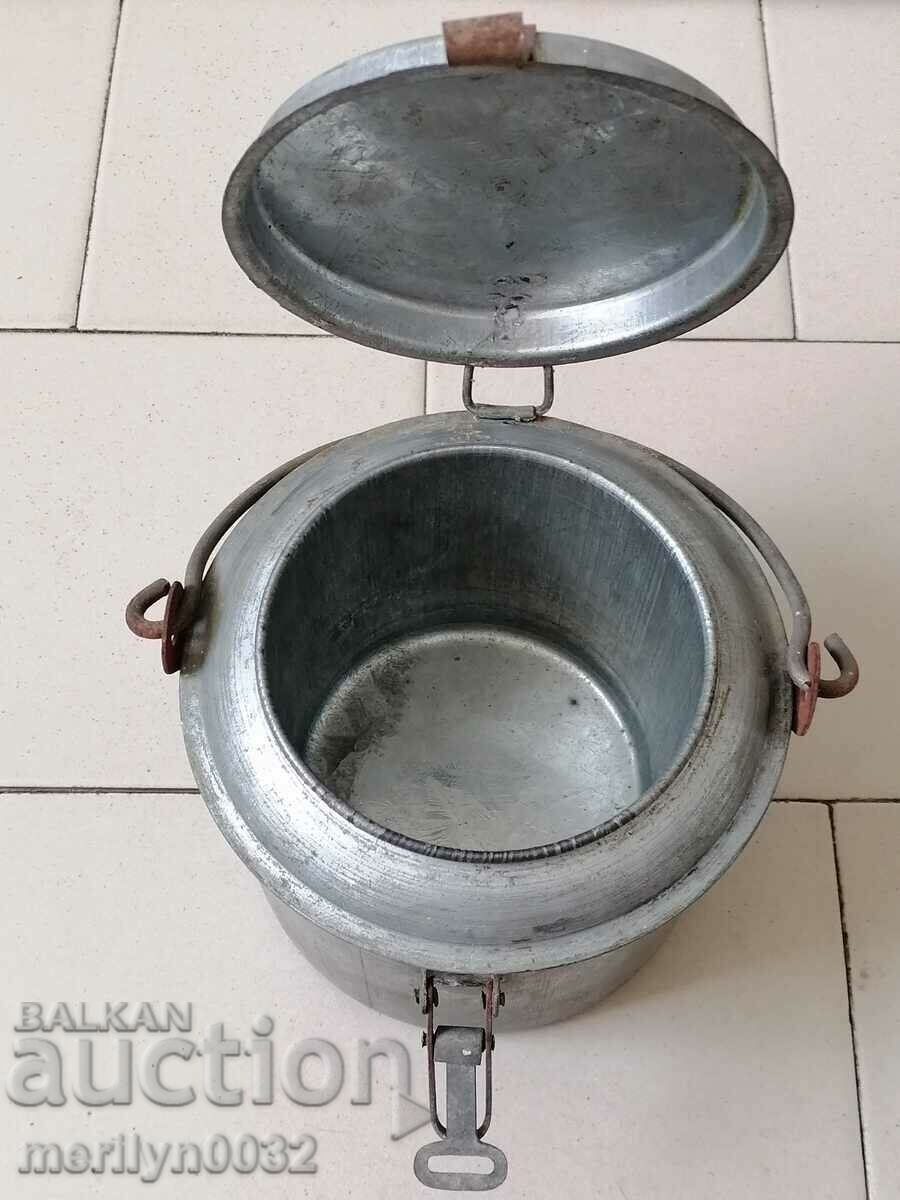 Auction Soldier grease gun 30-50 years old Auction Soldier grease gun 30-50 years old