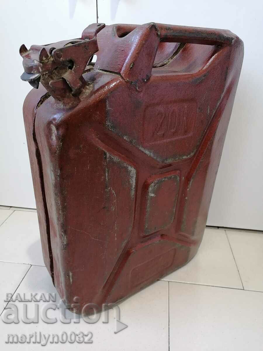 Ρωσικό κάνιστρο 20 λίτρων για καύσιμο USSR 60s real soc με τιμή 44.00 BGN | € 22.50 Ρωσικό κάνιστρο 20 λίτρων για καύσιμο USSR 60s real soc με τιμή 44.00 BGN | € 22.50