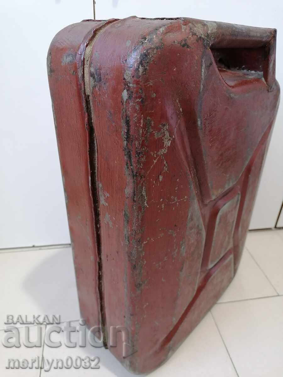 Δημοπρασία Ρωσικό κάνιστρο 20 λίτρων για καύσιμο USSR 60s real soc Δημοπρασία Ρωσικό κάνιστρο 20 λίτρων για καύσιμο USSR 60s real soc