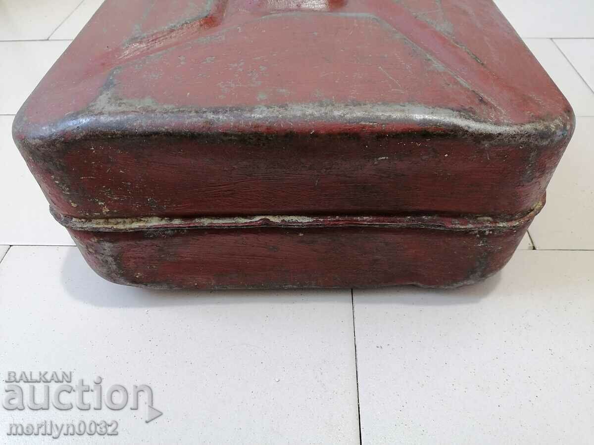 Παράδοση Ρωσικό κάνιστρο 20 λίτρων για καύσιμο USSR 60s real soc Παράδοση Ρωσικό κάνιστρο 20 λίτρων για καύσιμο USSR 60s real soc