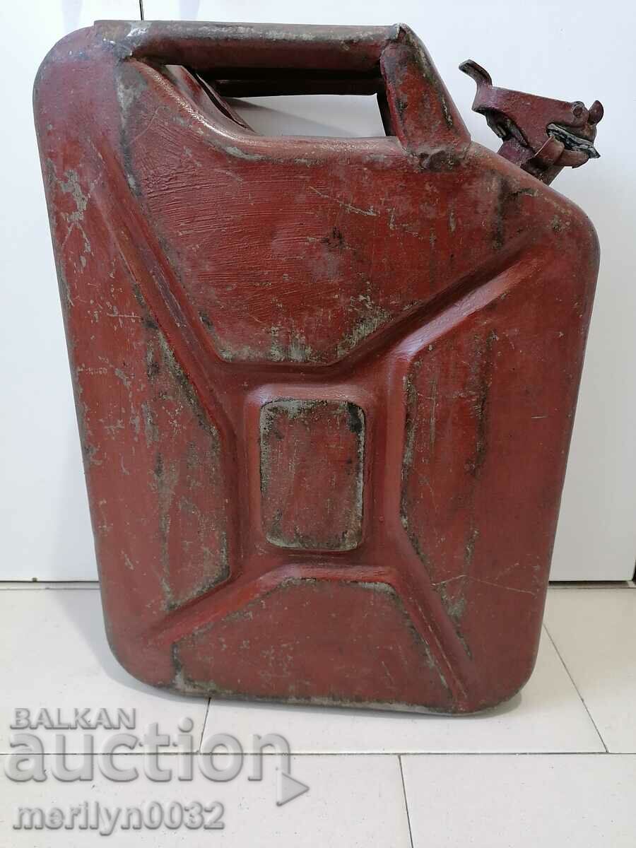 Ρωσικό κάνιστρο 20 λίτρων για καύσιμο USSR 60s real soc - 7 Ρωσικό κάνιστρο 20 λίτρων για καύσιμο USSR 60s real soc - 7
