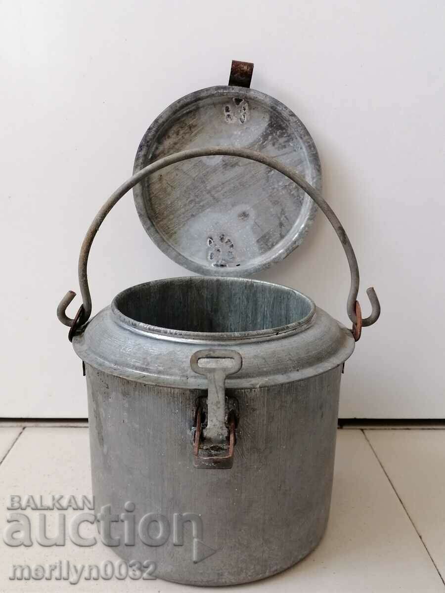 Soldier grease gun 30-50 years old with price 45.00 BGN | € 23.01 Soldier grease gun 30-50 years old with price 45.00 BGN | € 23.01