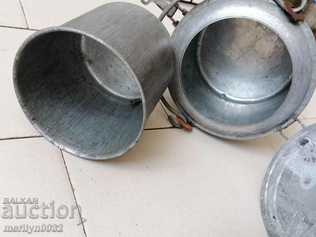 Delivery of Soldier grease gun 30-50 years old Delivery of Soldier grease gun 30-50 years old