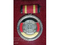 Медал за заслуги ГДР - емайл.