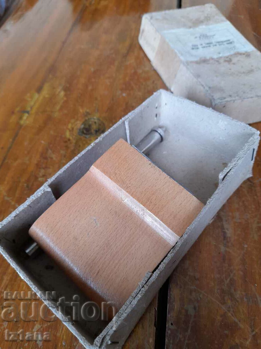 Auction An old Tyndall unit Auction An old Tyndall unit