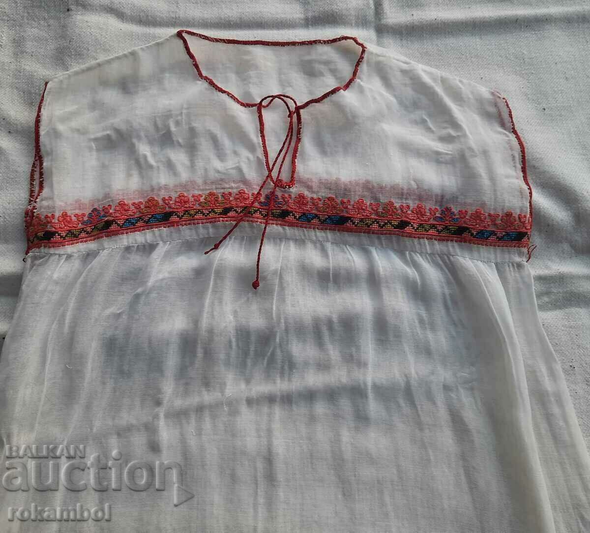 Аукцион Автентична финна фолклорна дреха за малко момиченце Аукцион Автентична финна фолклорна дреха за малко момиченце