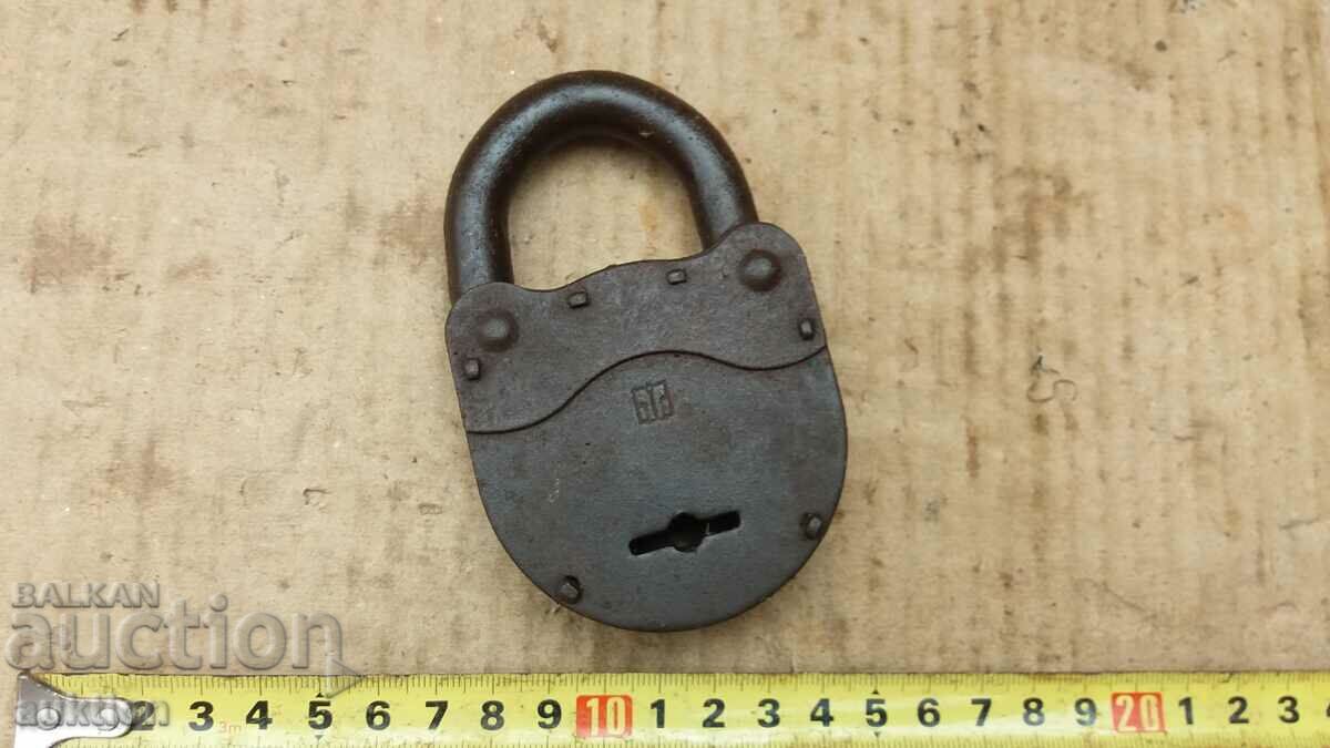 RENAISSANCE MASSIVE PADLOCK with price 13.99 BGN | € 7.15 RENAISSANCE MASSIVE PADLOCK with price 13.99 BGN | € 7.15