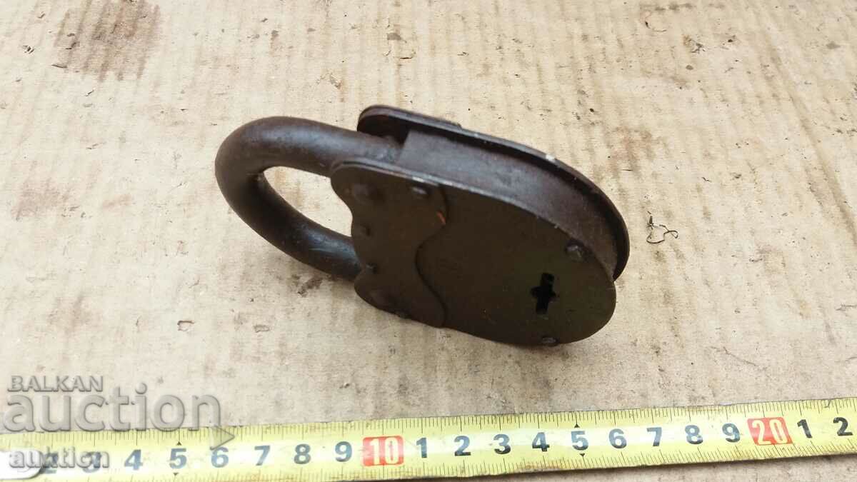 RENAISSANCE MASSIVE PADLOCK - 7 RENAISSANCE MASSIVE PADLOCK - 7