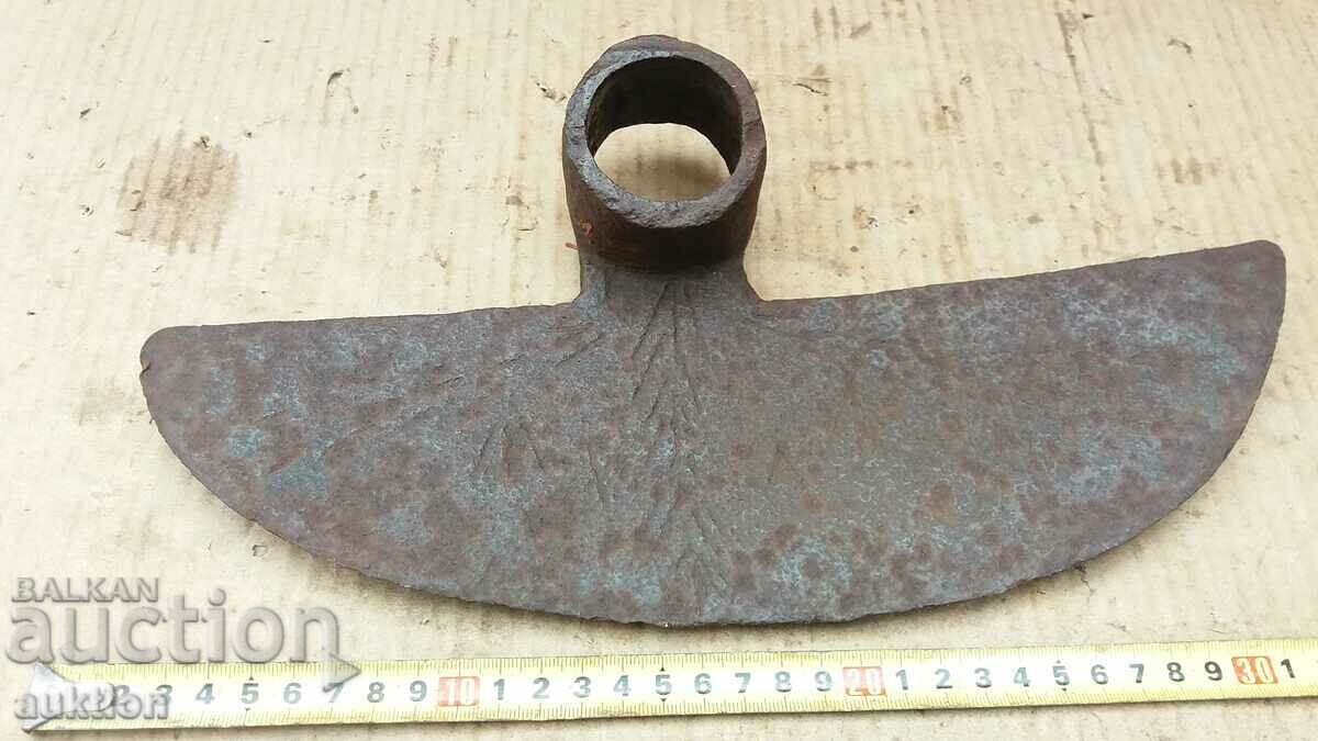 Auction  FORGED RENAISSANCE HOE,SHOE TOOL ORNAMENT