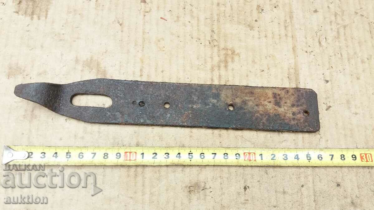 Auction FORGED REVIVAL GATE LOCK Auction FORGED REVIVAL GATE LOCK