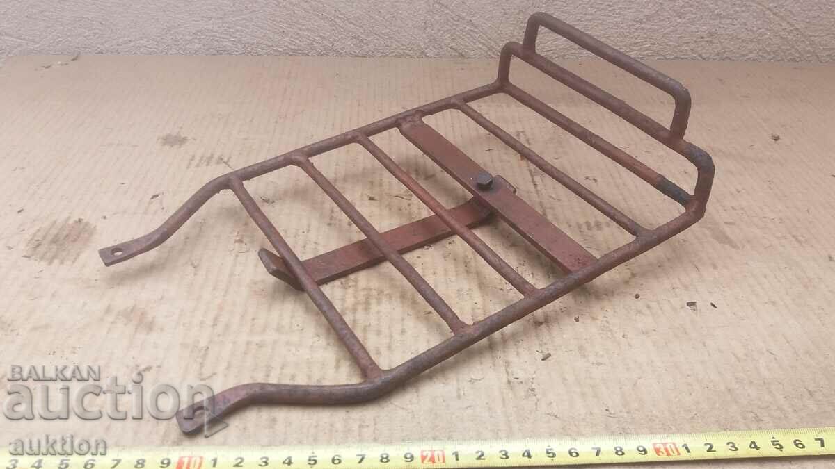 PORTOG VECHI DE MOTO cu preț 9.99 BGN | € 5.11