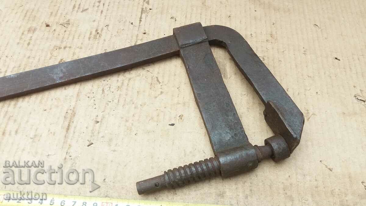 Delivery of OLD MASSIVE SOC. STEEL BRACKET, TOOL Delivery of OLD MASSIVE SOC. STEEL BRACKET, TOOL