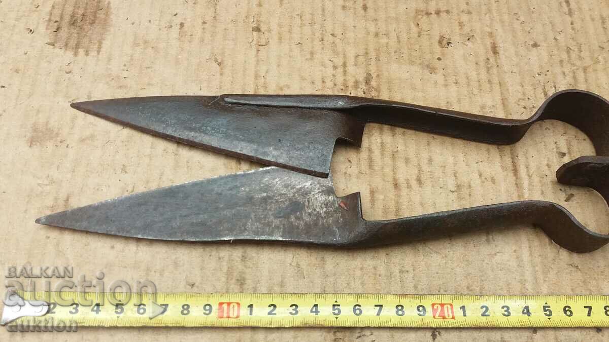 Auction  OLD HANGER FOR SHEEPING SHEEP