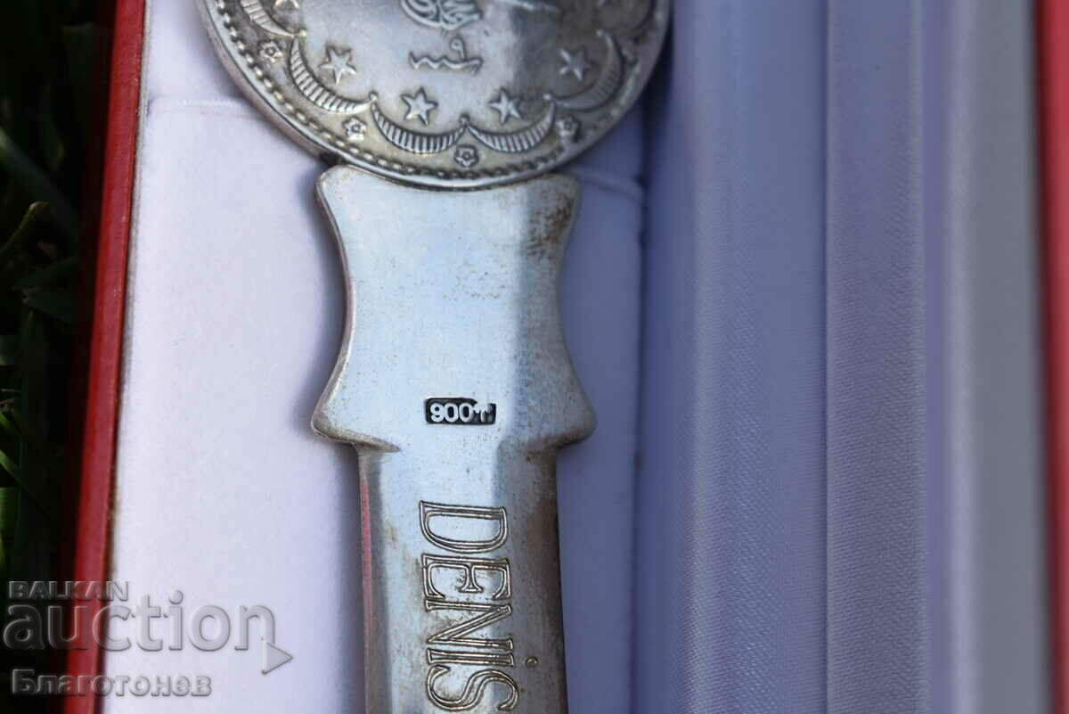 Delivery of Silver knife, Turkish silver coin. Delivery of Silver knife, Turkish silver coin.