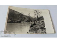 П К Етрополе Трима млади мъже покрай река Малъкъ Искъръ 1938