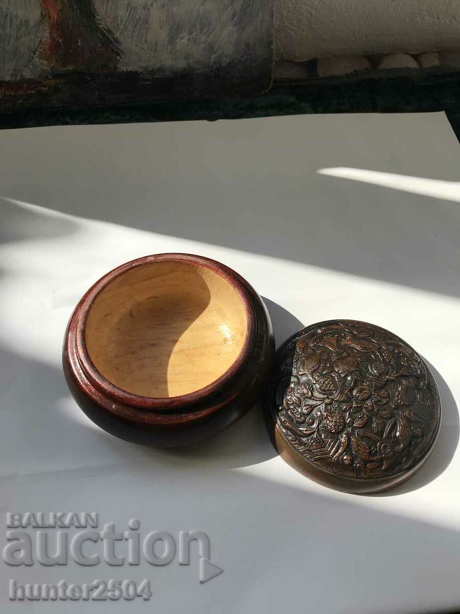 Κουτί με χάλκινο καπάκι-14 /7 cm με τιμή 34.95 BGN | € 17.87 Κουτί με χάλκινο καπάκι-14 /7 cm με τιμή 34.95 BGN | € 17.87