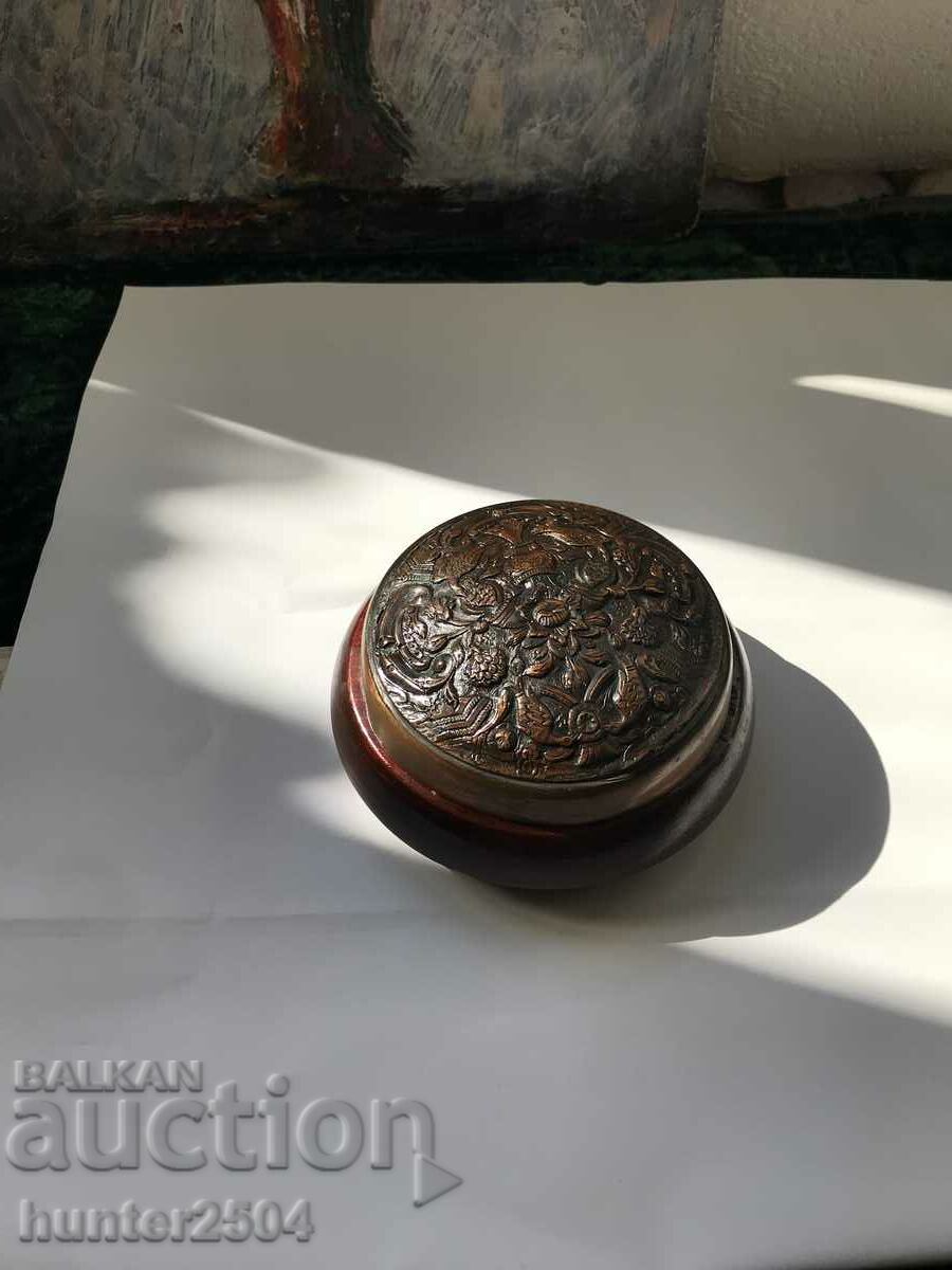 Box with a copper lid-14 /7 cm