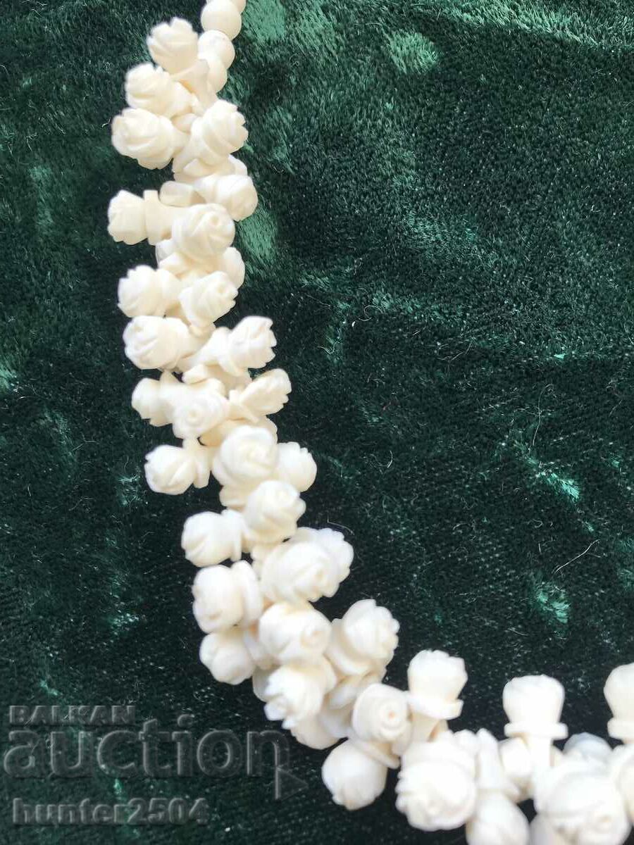 Παράδοση Κολιέ κοκάλινο χειροποίητο 50 εκ