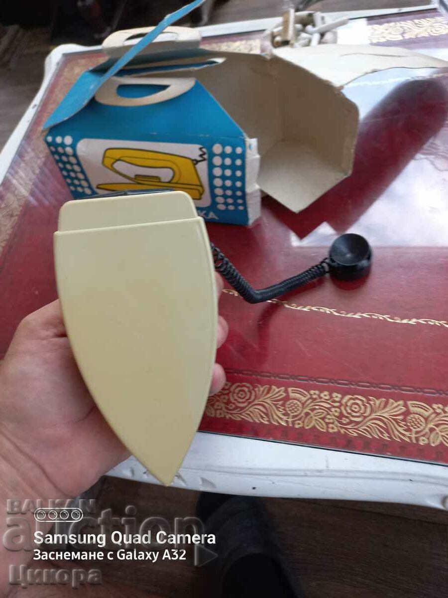 Auction CHILDREN'S IRON TOY FROM SOCA Auction CHILDREN'S IRON TOY FROM SOCA