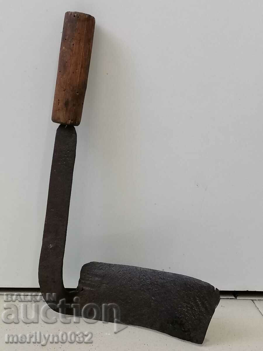 Nalbandian instrument, knitter, satin, ax, hair santrach with price 55.00 BGN | € 28.12 Nalbandian instrument, knitter, satin, ax, hair santrach with price 55.00 BGN | € 28.12