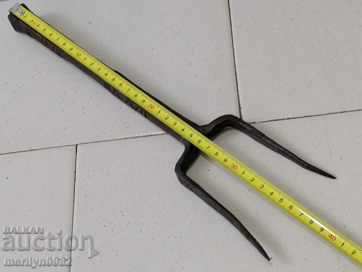 Auction Metal anvil for waving of wrought iron hair Auction Metal anvil for waving of wrought iron hair