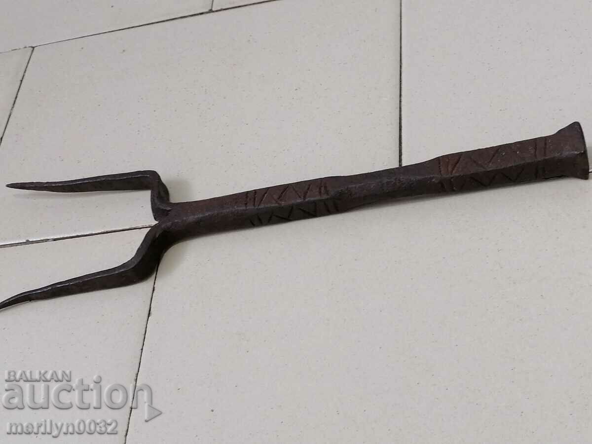 Delivery of Metal anvil for waving of wrought iron hair Delivery of Metal anvil for waving of wrought iron hair