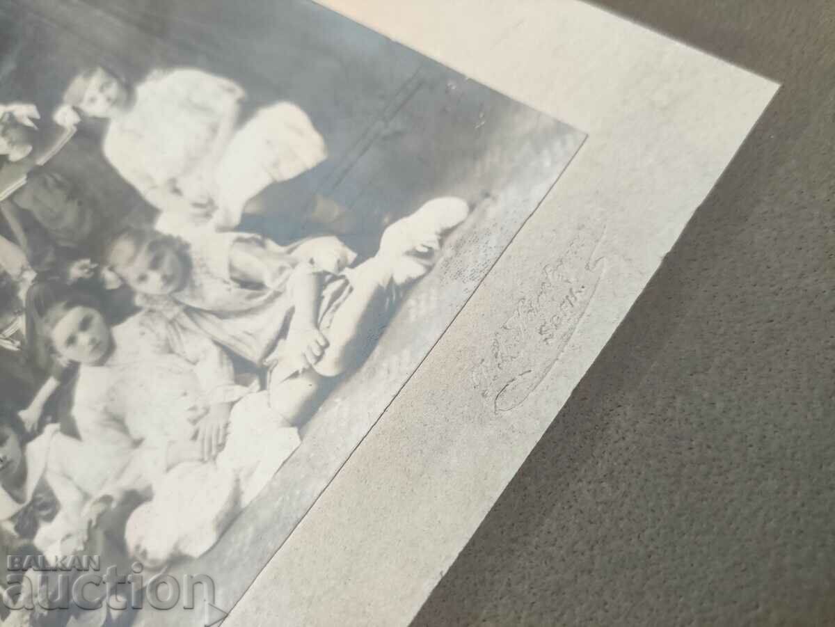 Large photo of children Karastoyanov with price 40.00 BGN | € 20.45 Large photo of children Karastoyanov with price 40.00 BGN | € 20.45