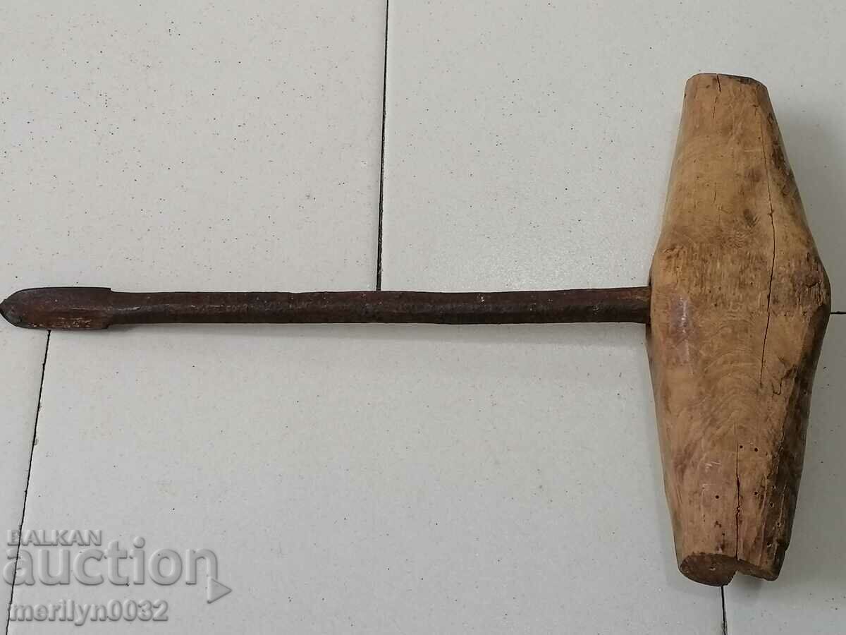 Old woodcutter, chopper, drill, tool with price 47.00 BGN | € 24.03 Old woodcutter, chopper, drill, tool with price 47.00 BGN | € 24.03