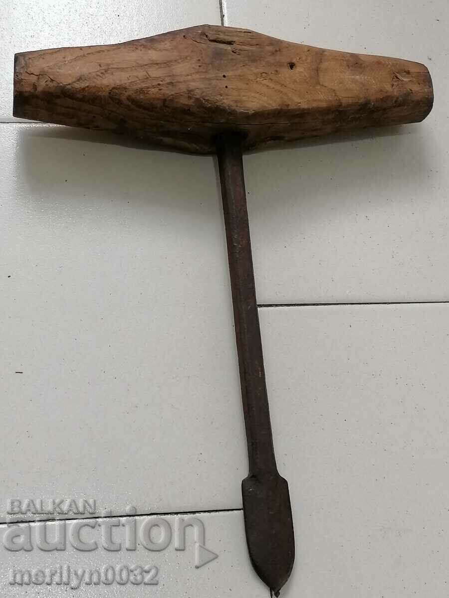Стар дърводелски свредел,  маткап, бургия, инструмент