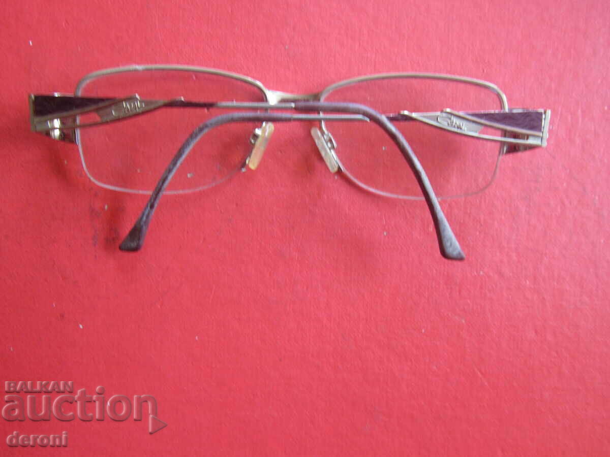 Minunați ochelari Cazal cu preț 180.00 BGN | € 92.03 Minunați ochelari Cazal cu preț 180.00 BGN | € 92.03