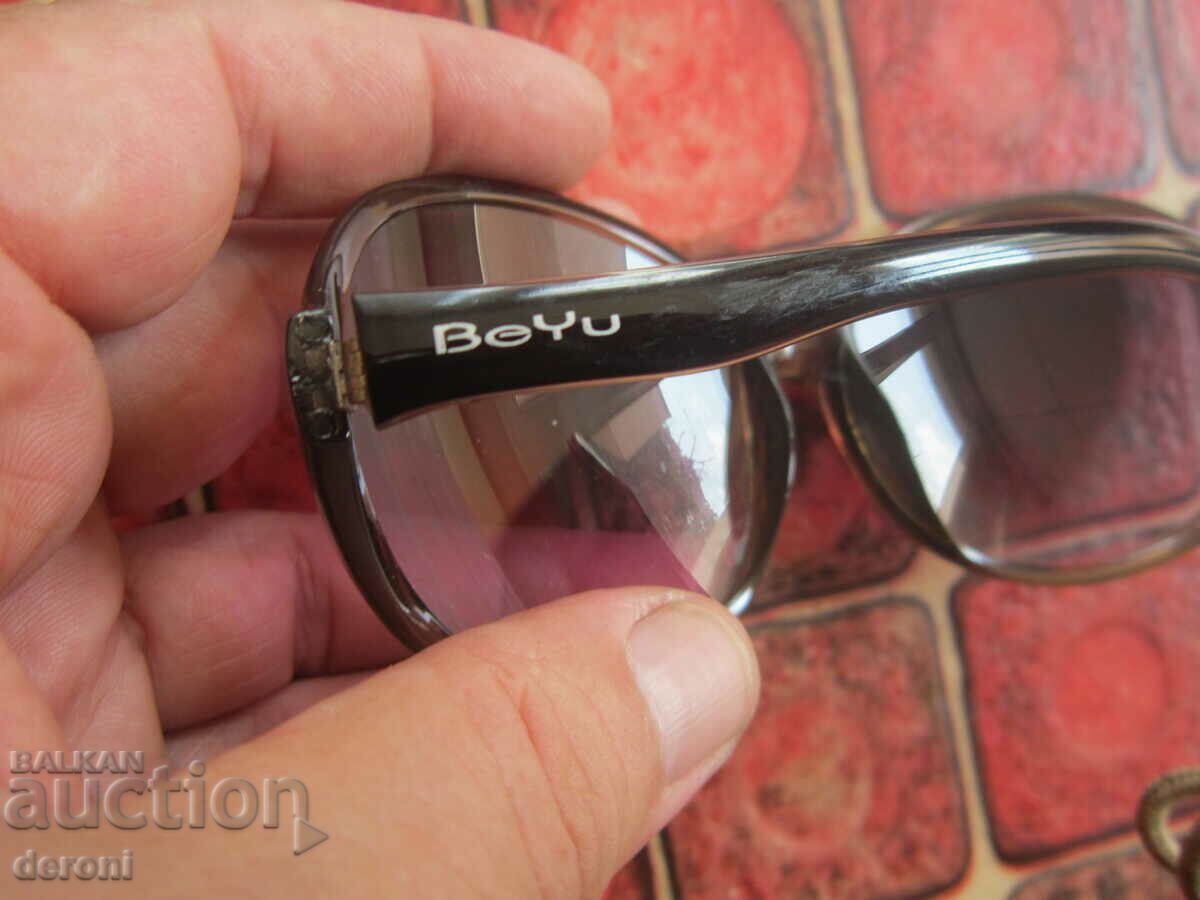 Delivery of German Sunglasses