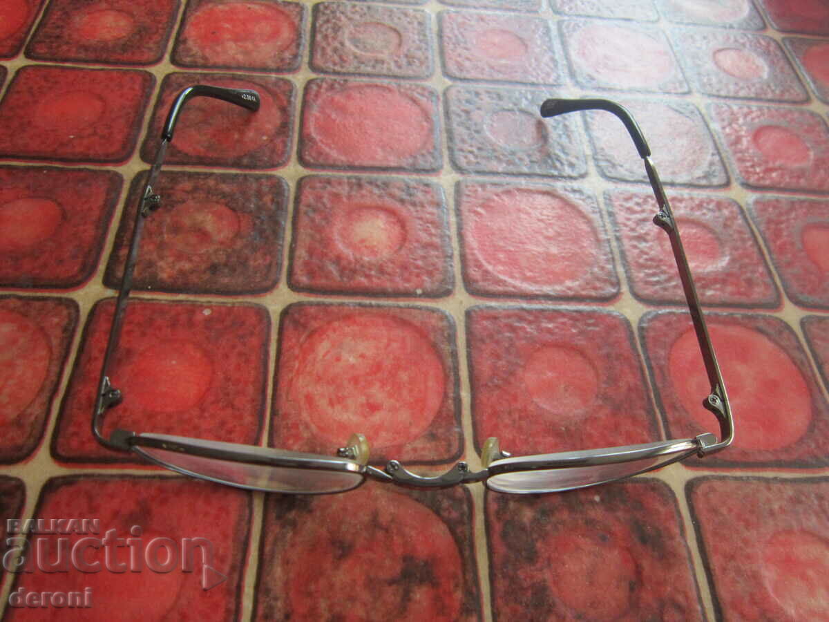 Παράδοση Υπέροχα αναδιπλούμενα γυαλιά