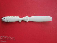Страхотен нож слонова кост