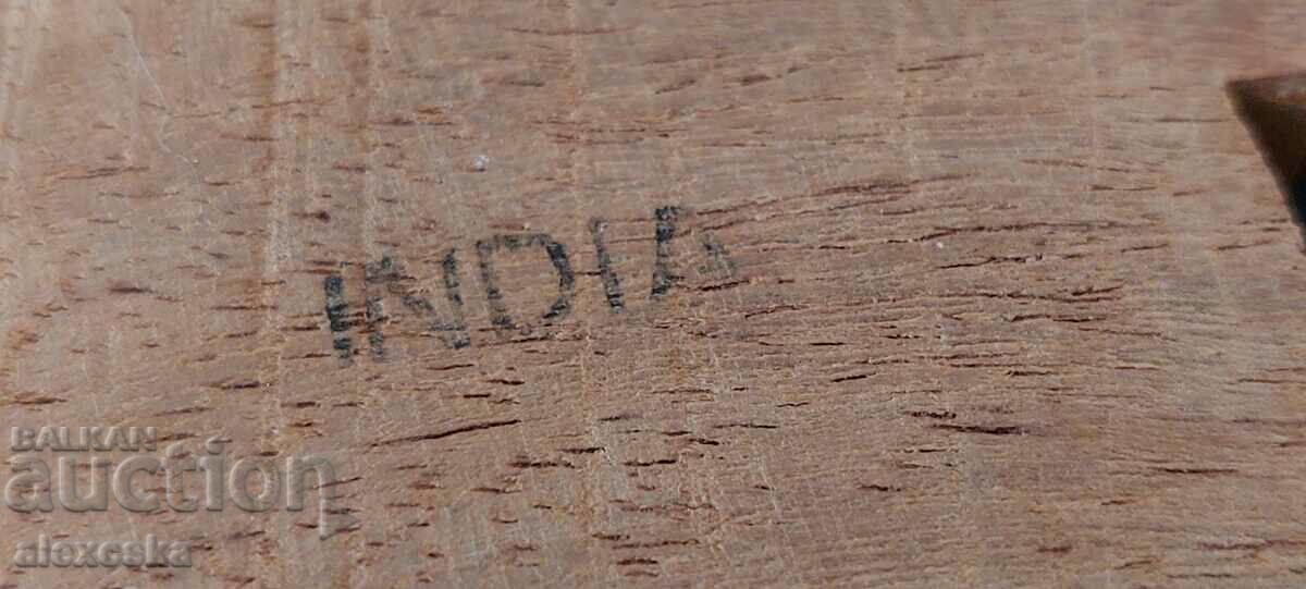 Delivery of Wooden stand-India Delivery of Wooden stand-India