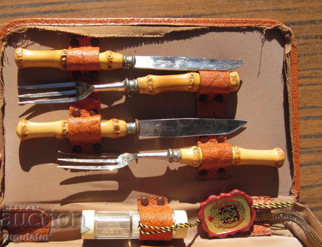 παλιό γερμανικό σετ μαχαιριών και πιρούνι SOLINGEN με τιμή 50.00 BGN | € 25.56 παλιό γερμανικό σετ μαχαιριών και πιρούνι SOLINGEN με τιμή 50.00 BGN | € 25.56